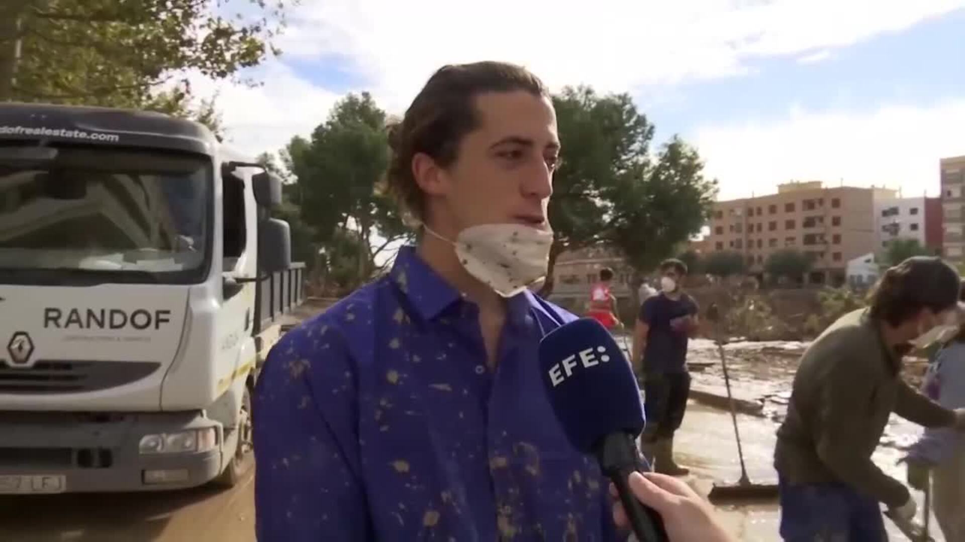 Los vecinos de Paiporta se preparan para evitar una nueva dana