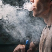 Sanidad limita las dosis de las bolsas de nicotina y restringe todos los vapers