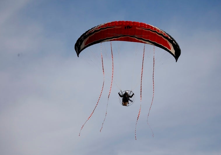 parapente-Ry67RnuHpCctf04PnBilLTK-758x531@diario_abc.jpg