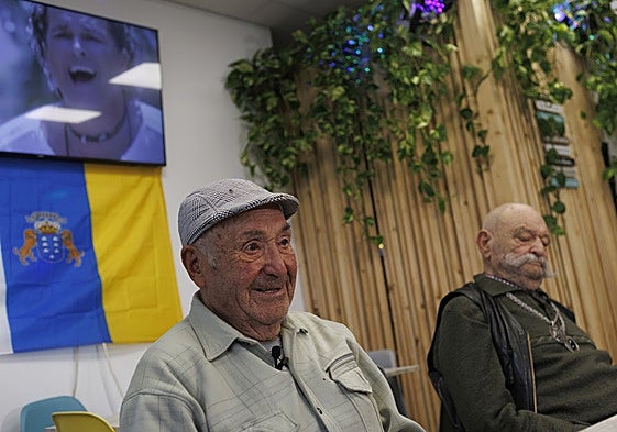 Viaje al pueblo más anciano y más joven de España: 60 kilómetros separan dos mundos rurales opuestos