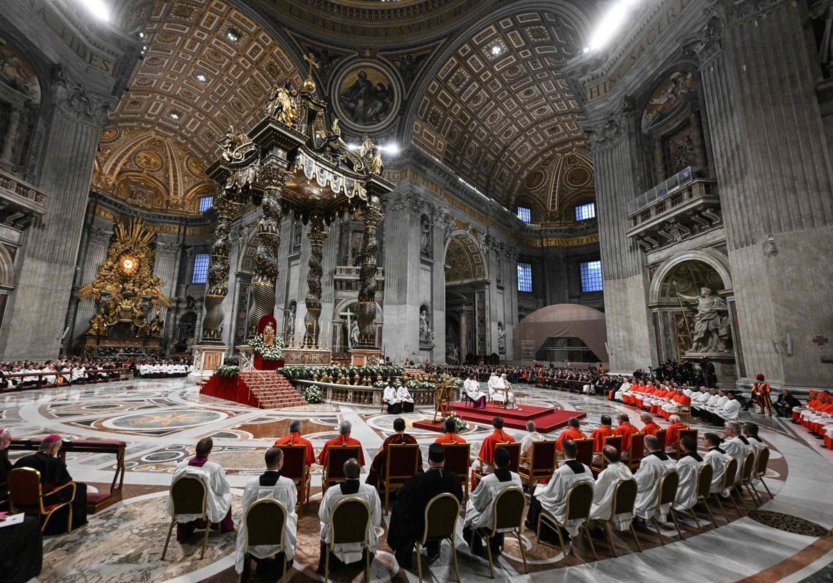 Los nuevos purpurados, en el consistorio en la Basílica de San Pedro en Roma
