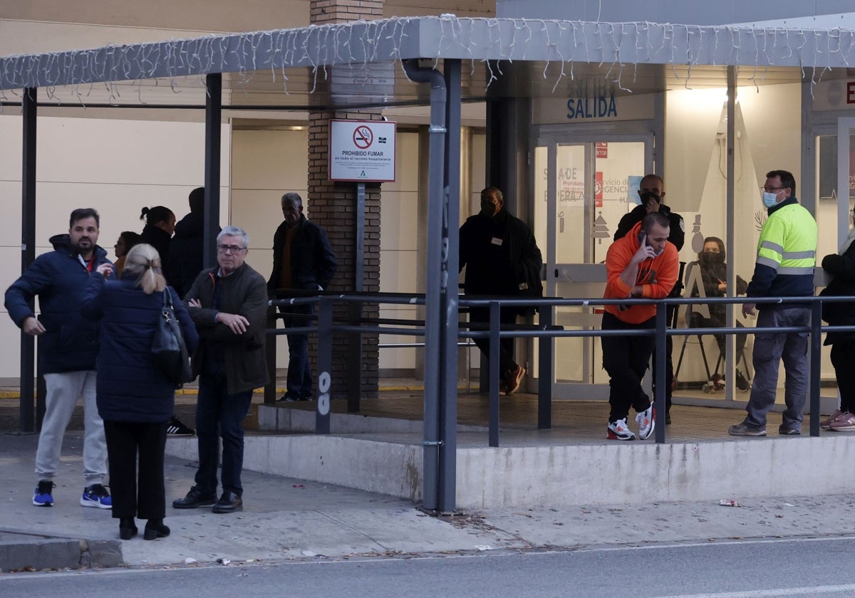 Exterior de las urgencias de un hospital, a principios del año pasado, en plena epidemia de gripe