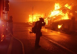 ¿Qué son los vientos catabáticos de Santa Ana que están detrás de los megaincendios en California?