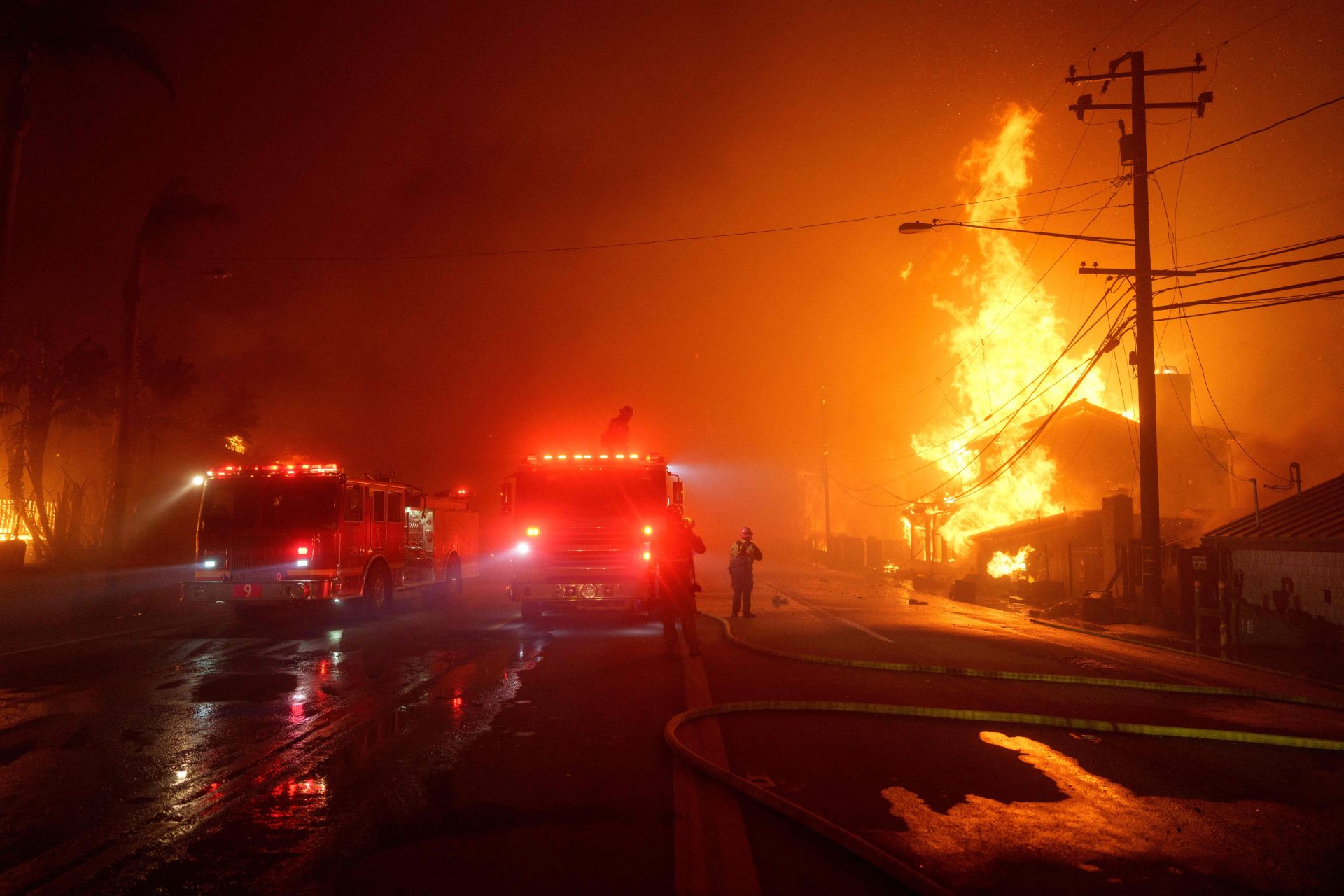 Las imágenes del devastador incendio de Los Ángeles