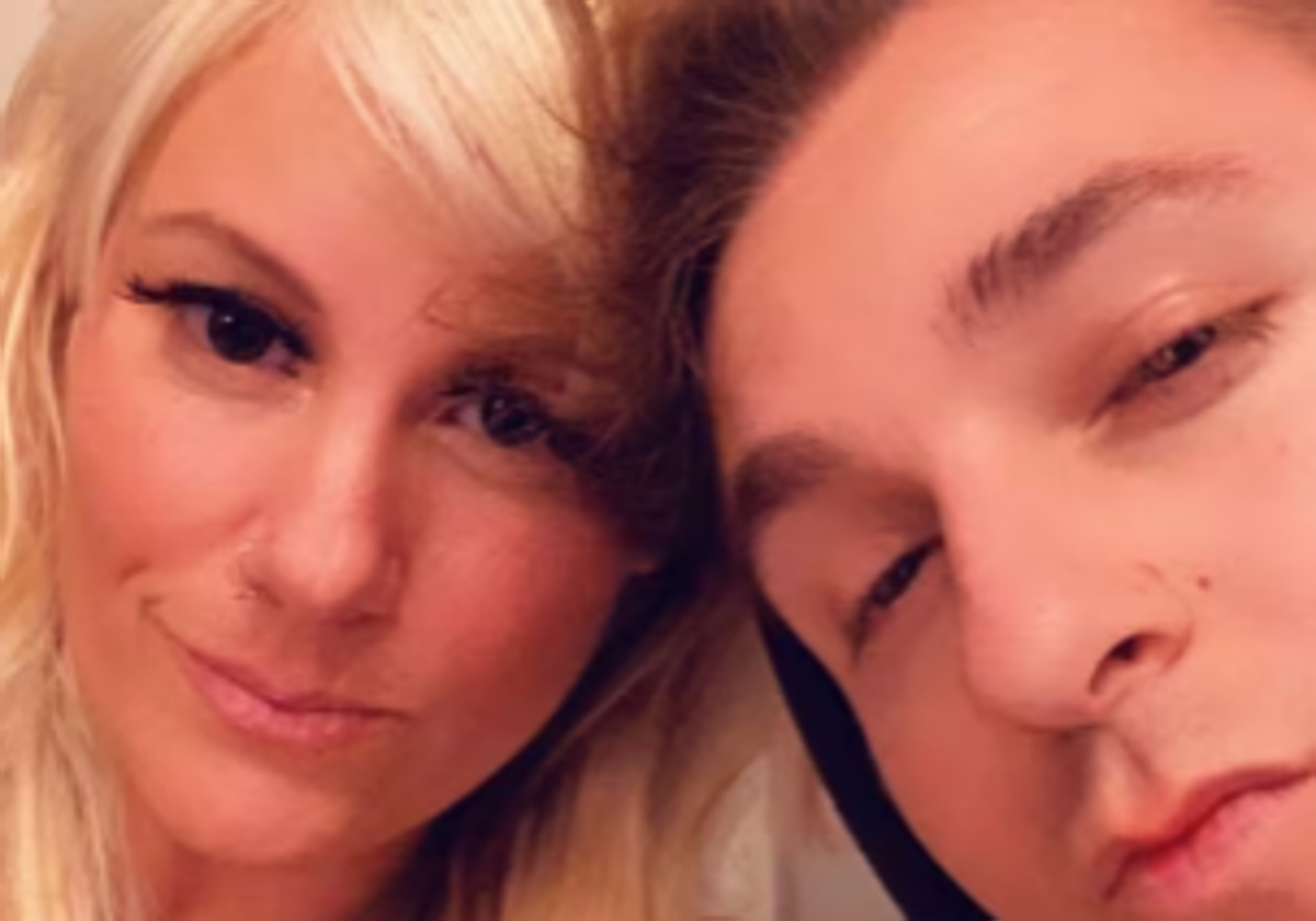 Una 'sugar mommy', Kara Miller, junto a su 'sugar boy'