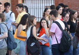 La universidad pública se abarata para los buenos estudiantes