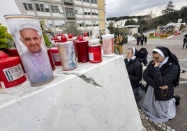 El Papa Francisco experimenta «una leve mejoría» sin fiebre y parámetros estables