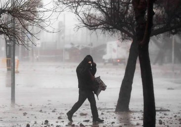 La Aemet avisa de la llegada de tormentas, frío y calima a España este fin de semana: las comunidades más afectadas por el temporal