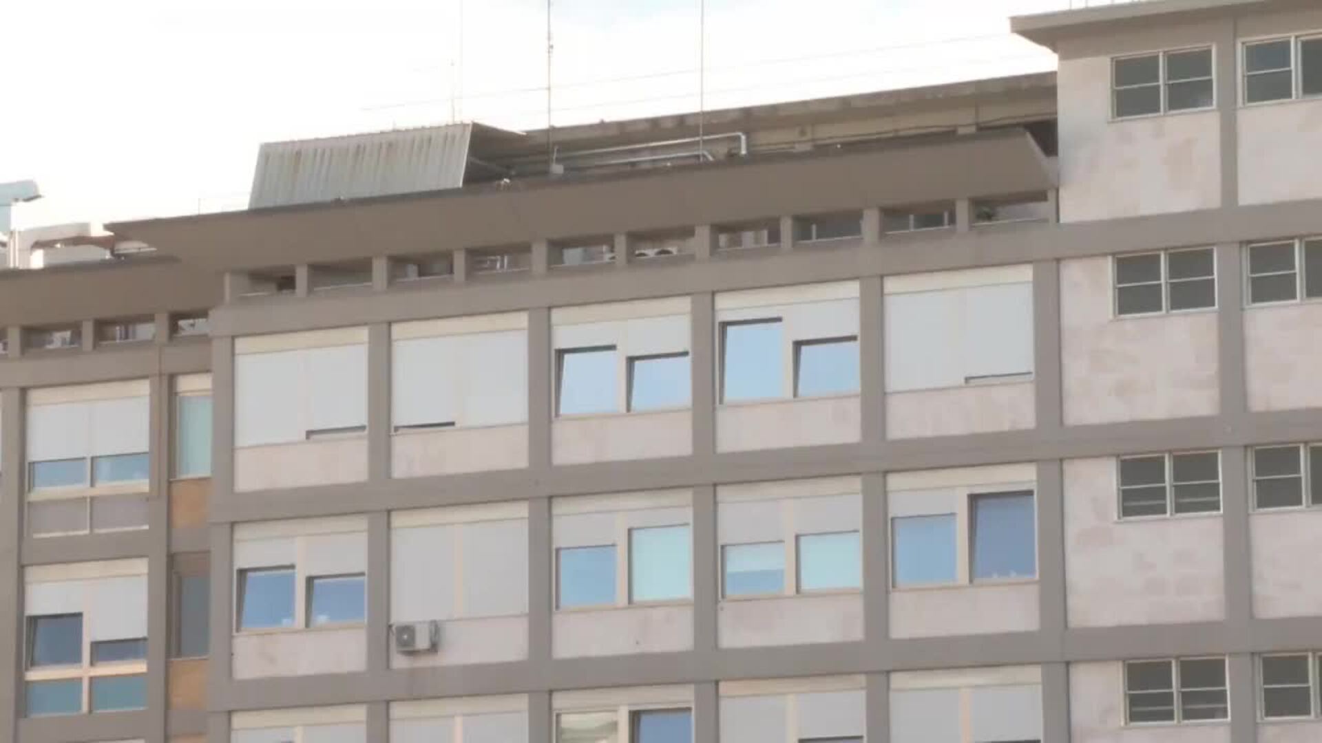 El estado del papa sigue siendo crítico, pero estable