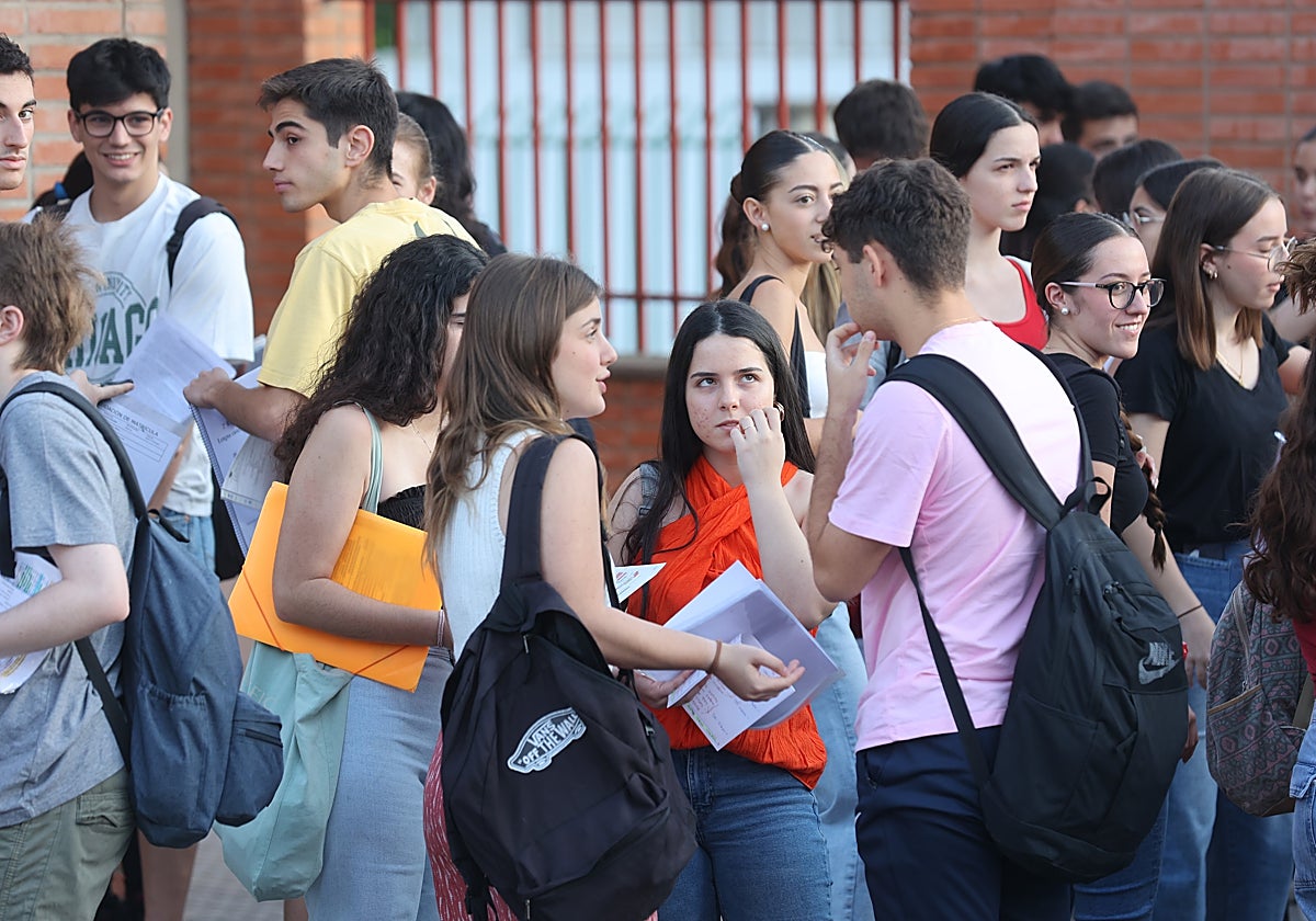 Las mujeres son mayoría en la universidad, pero no en las carreras con más salidas laborales