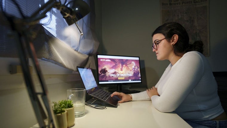 Paula Alba, una universitaria a la que la pandemia cogió estudiando cuarto de la ESO