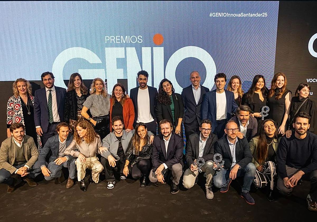 Foto de familia de los ganadores en la XVIII edición de los Premios GENIO Innovación que se celebró en Santander.