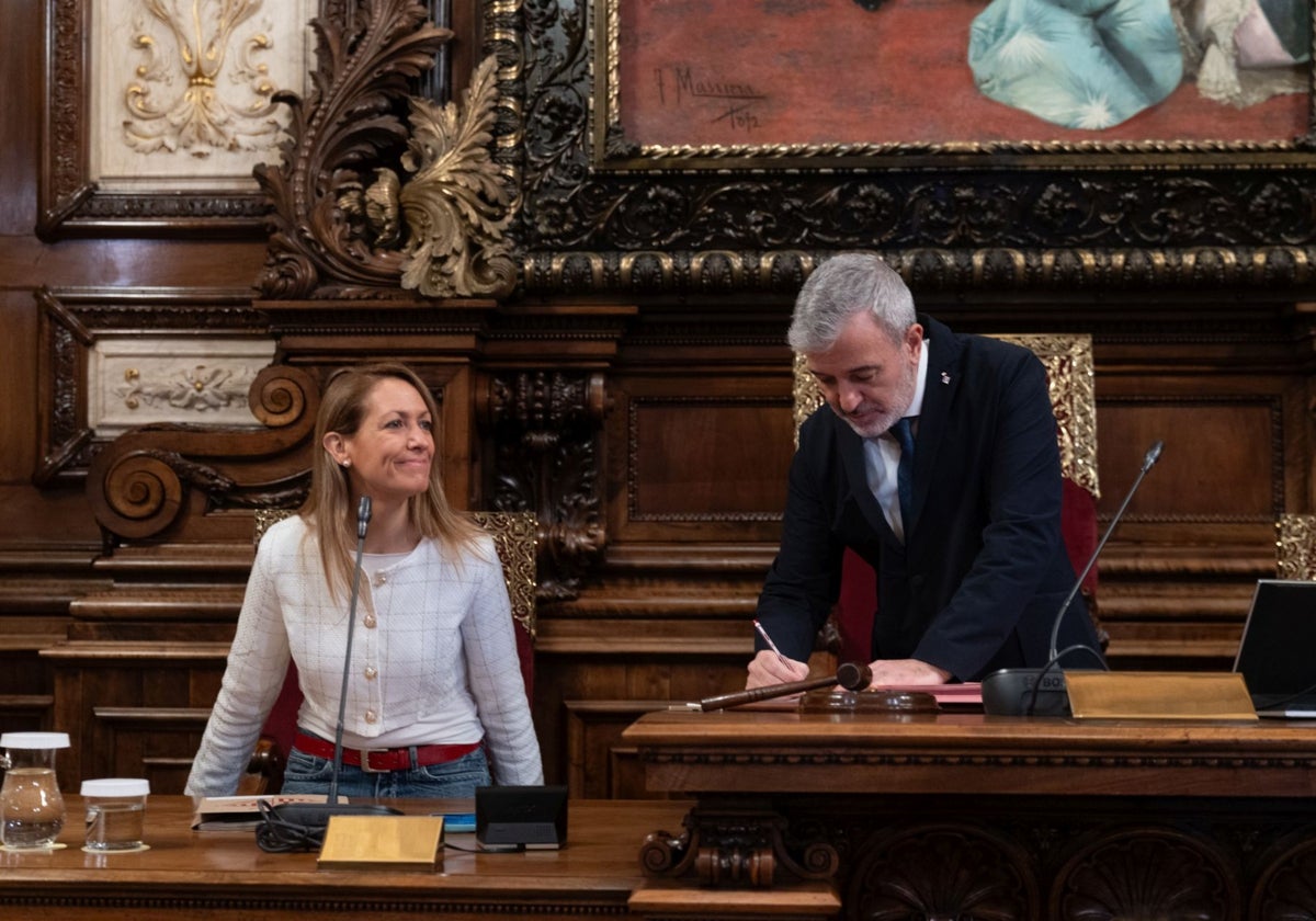 El alcalde de Barcelona Jaume Collboni durante un pleno municipal