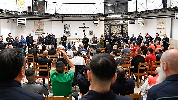 Francisco en su celebración del Jueves Santo con 70 presos
