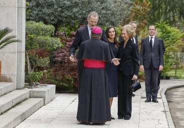 Los Reyes asistirán al funeral y ensalzan su «compromiso con los más pobres»