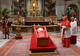 El cierre de ataúd del Papa Francisco, en imágenes