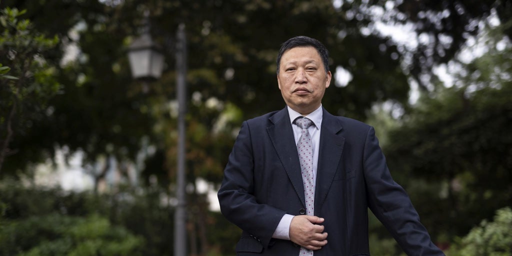Xie Qingping , el cirujano que opera el alzhéimer: «No lo curo pero los pacientes más leves recuperan su vida»