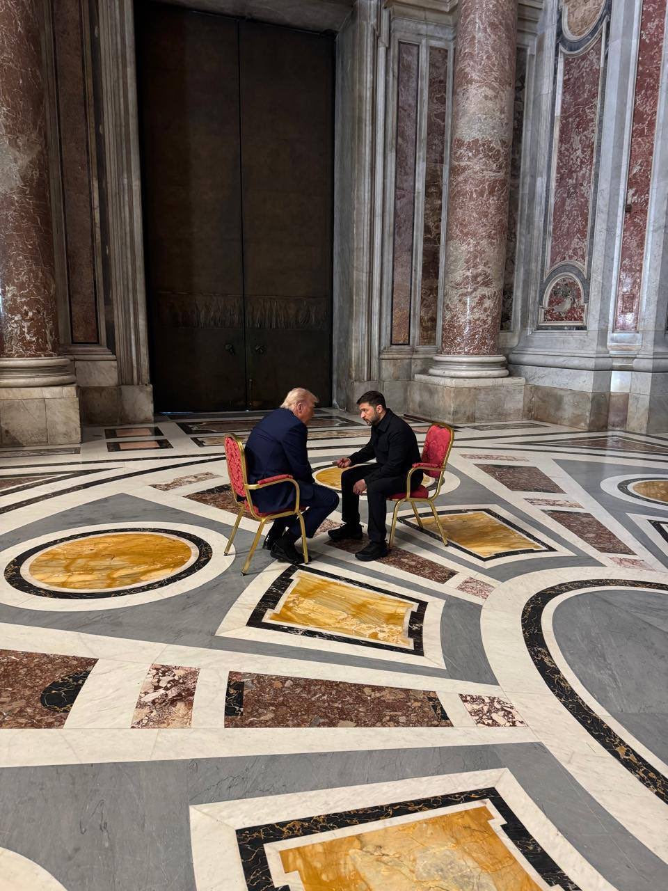Imagen - Zelenski califica de «simbólica» su reunión con Trump en San Pedro y cree que «puede pasar a la historia si logramos resultados conjuntos»