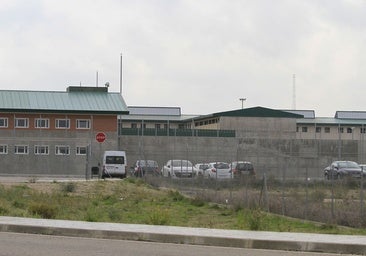 El miedo de un funcionario de prisiones atrapado en el módulo de los internos