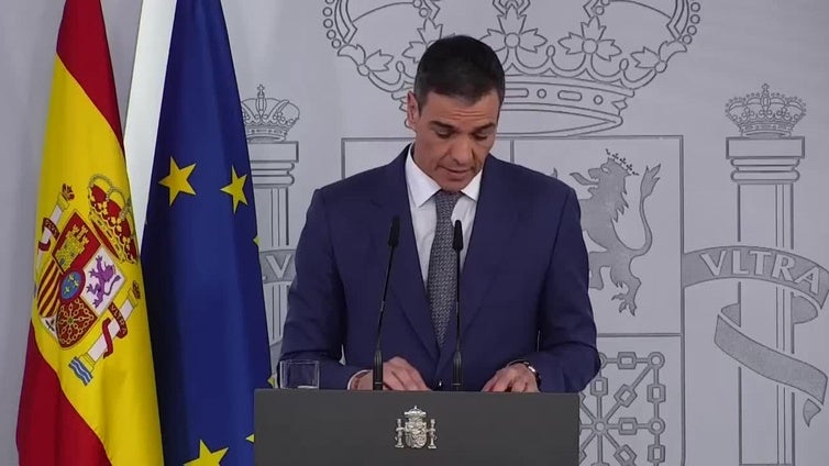 Sánchez espera recuperar el martes todo el suministro pero aún desconoce las causas del apagón