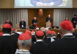 Tras la renuncia de Becciu, el cardenal Cipriani en el punto de mira