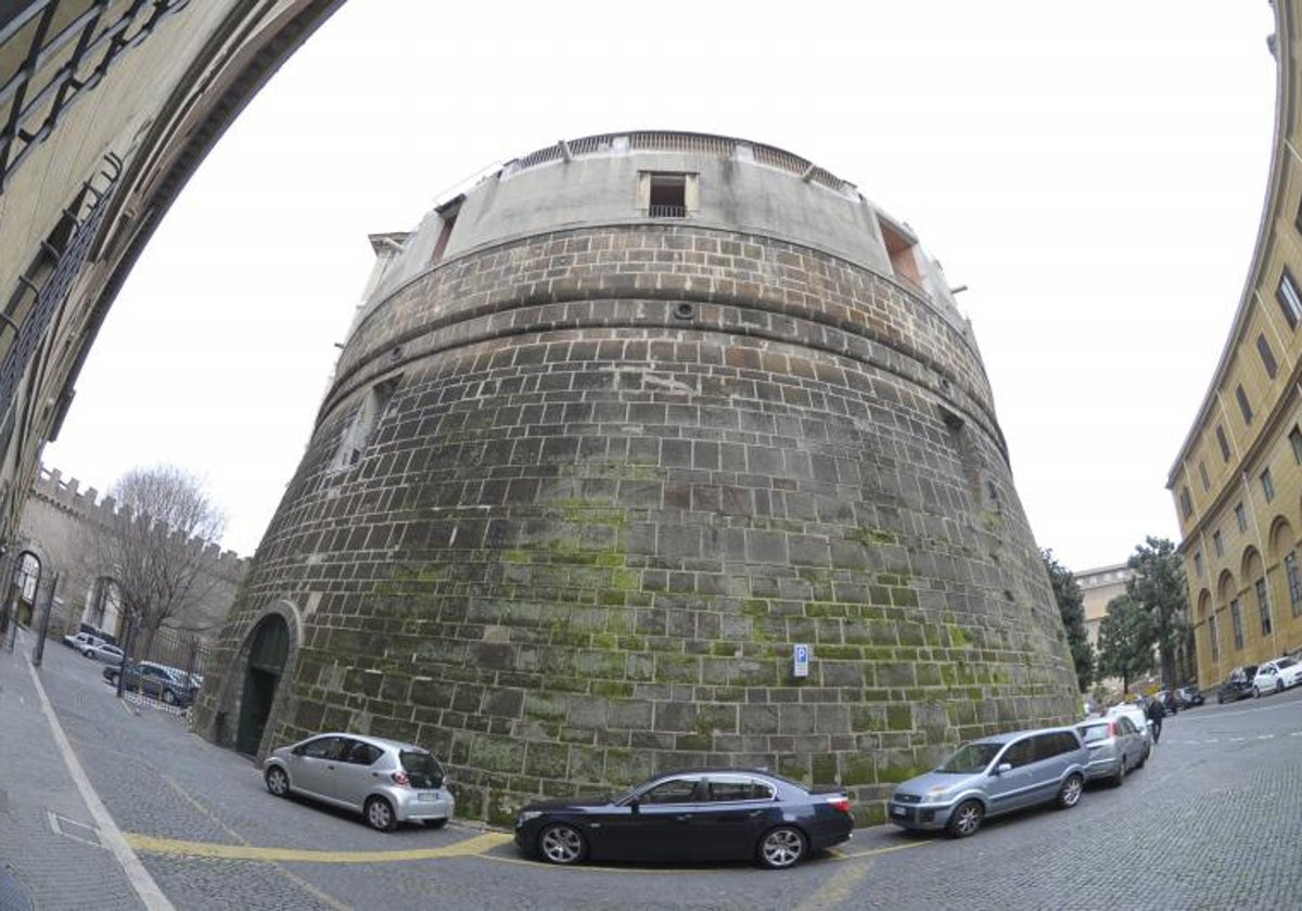 Vista exterior del Instituto para las Obras de Religión (IOR) en la ciudad del Vaticano