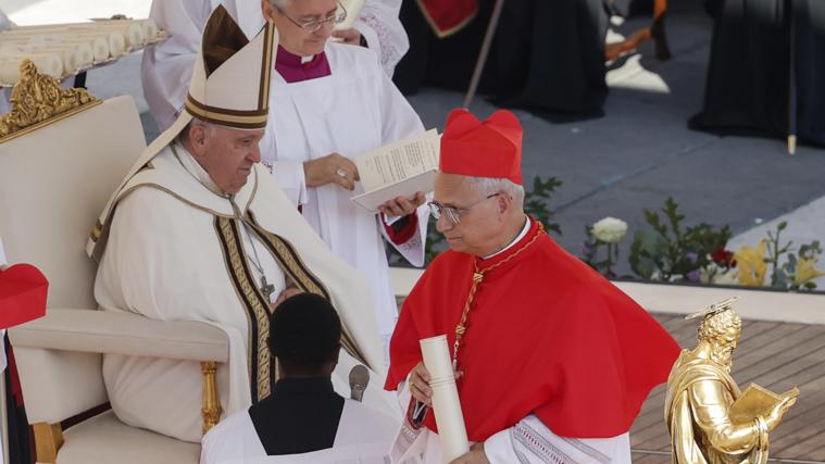 Robert Prevost junto al Papa Francisco en septiembre de 2023