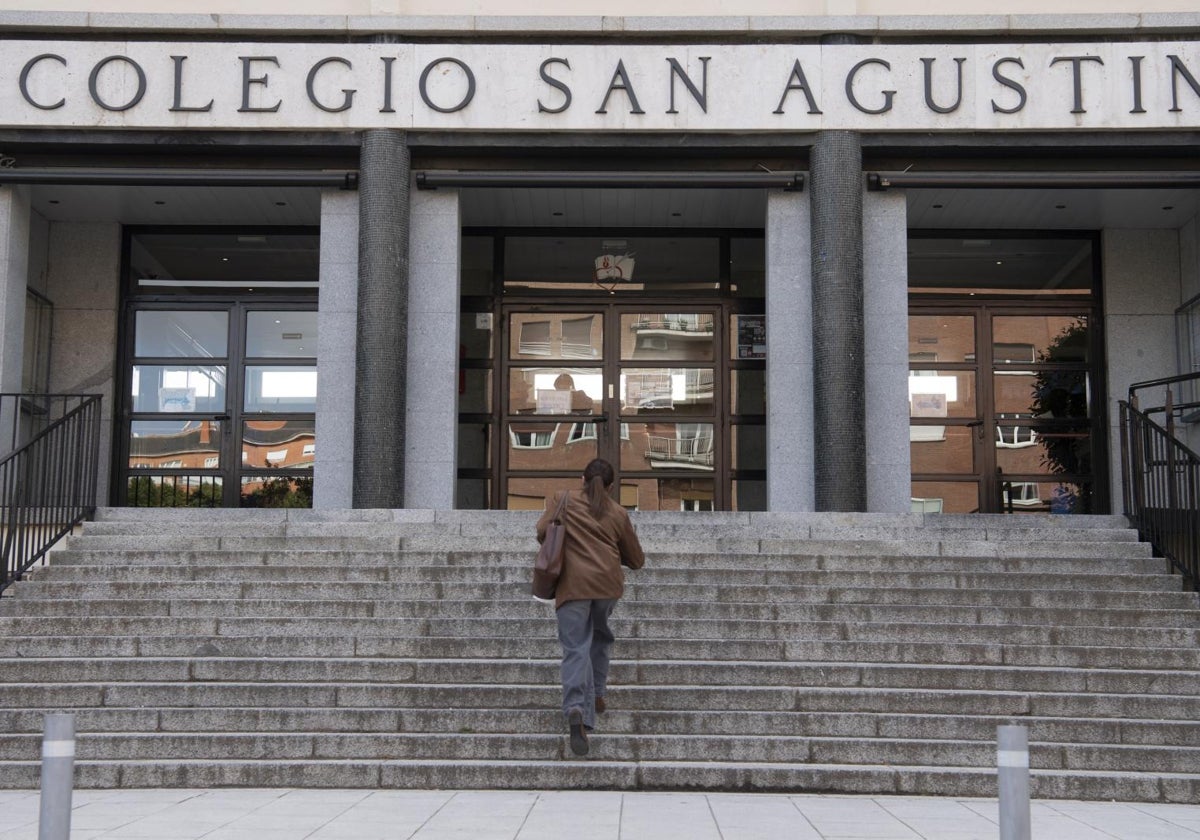 Entrada del colegio San Agustín en Madrid