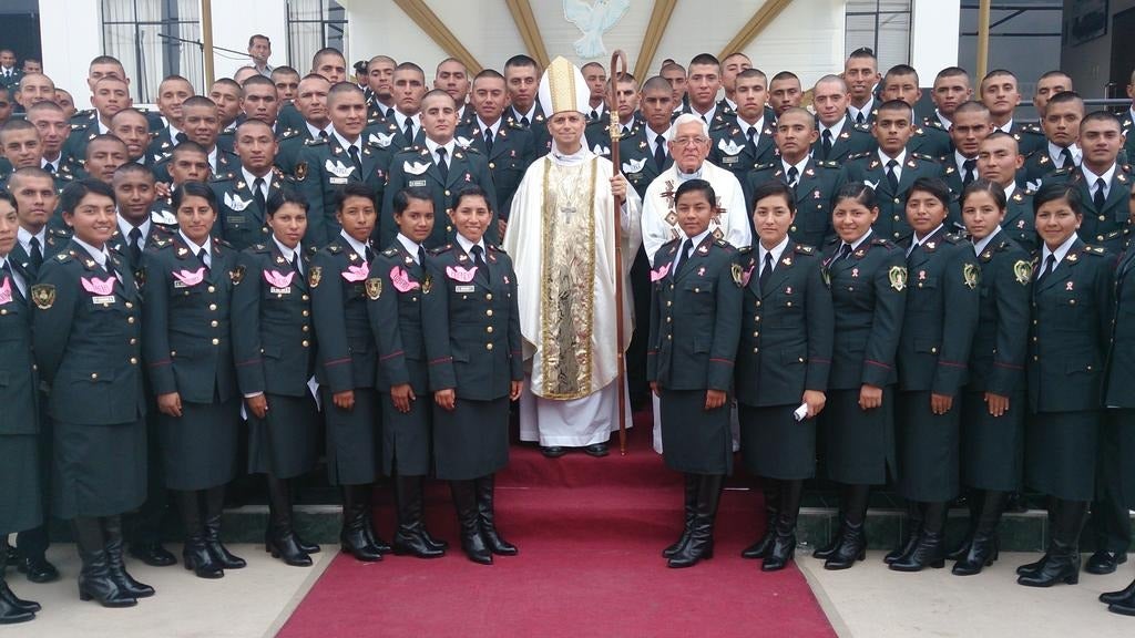 Prevost, durante las confirmaciones en la Escuela de la Policía Nacional en Perú.