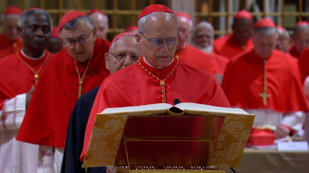 Robert Prevost, durante su juramento al inicio del Cónclave.