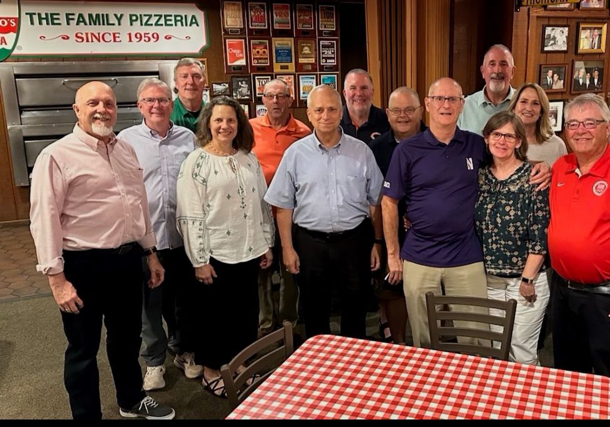 El cardenal Robert Prevost acudió a Aurelio's junto a un grupo de unas quince personas