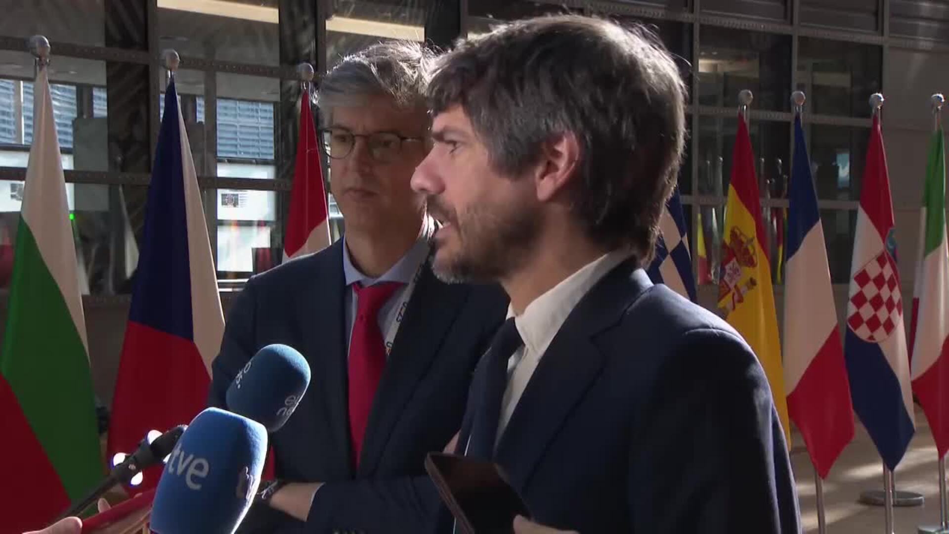 Urtasun desea &quot;toda la suerte del mundo&quot; a Carla Simon y Oliver Laxe en Cannes