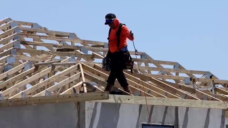 Arrestaron a más de dos docenas de inmigrantes en una construcción en Florida