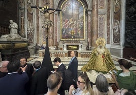 La imágenes del Cachorro de Sevilla y de la Esperanza de Málaga en la basílica de San Pedro en el Vaticano