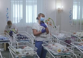 Cataluña se desmarca del Gobierno y defiende la gestación subrogada «altruista»