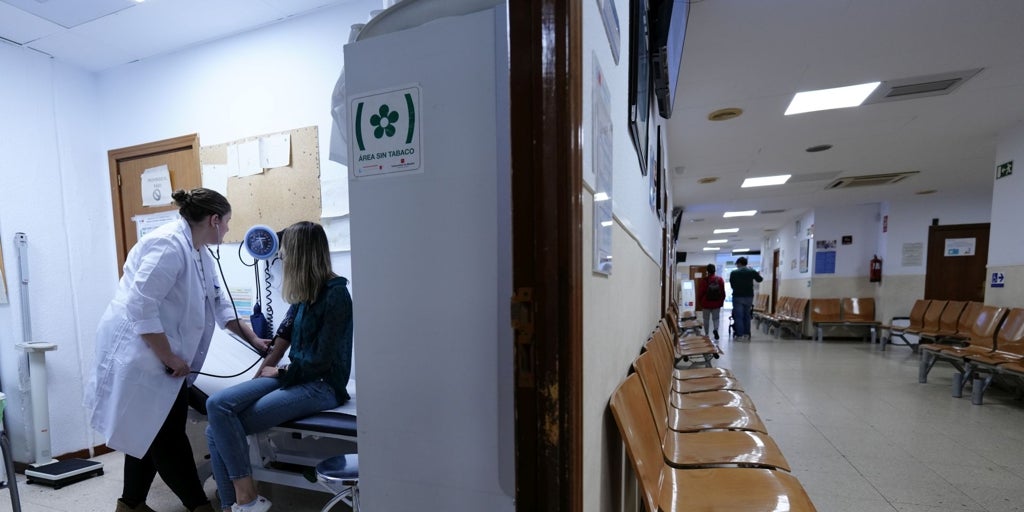 El MIR cubre todas sus plazas por primera vez desde la pandemia
