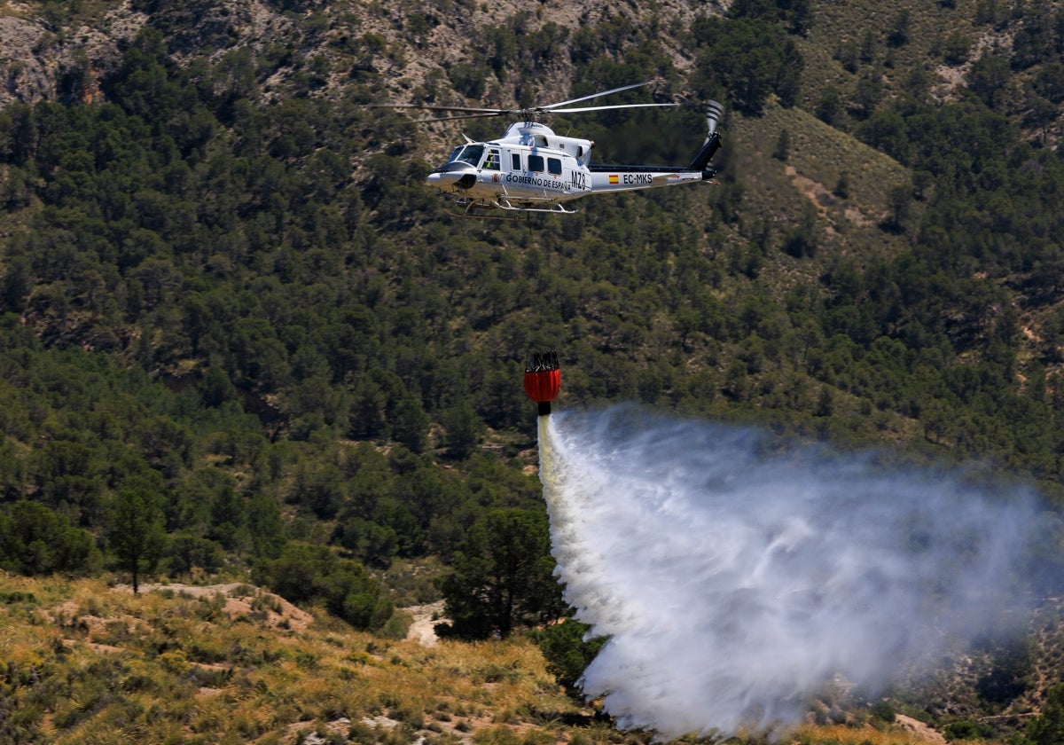Simulacro de extinción de fuego en Muchamiel (Alicante)