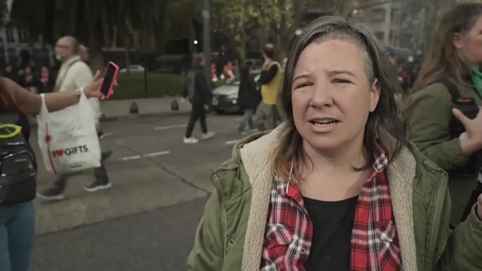 Colectivo Ni Una Menos y jubilados lideran protesta contra los recortes y reformas de Milei