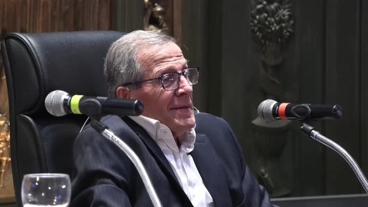 El exseleccionador Tabárez lanza su libro y recuerda su paso por Uruguay