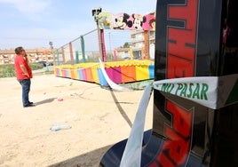 Una cama elástica, la atracción ferial en la que murió la niña electrocutada en Alquerías (Murcia)