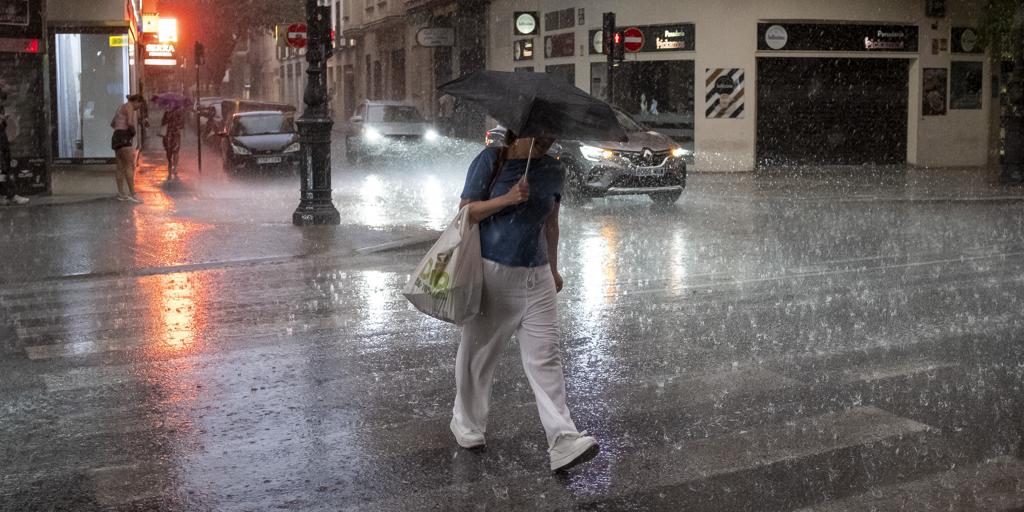 La Aemet avisa a estas comunidades de España de la llegada de tormentas el fin de semana