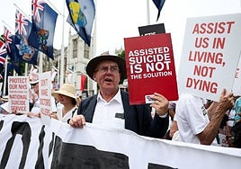 La ley de suicidio asistido supera la Cámara de los Comunes en una votación dividida en el Reino Unido