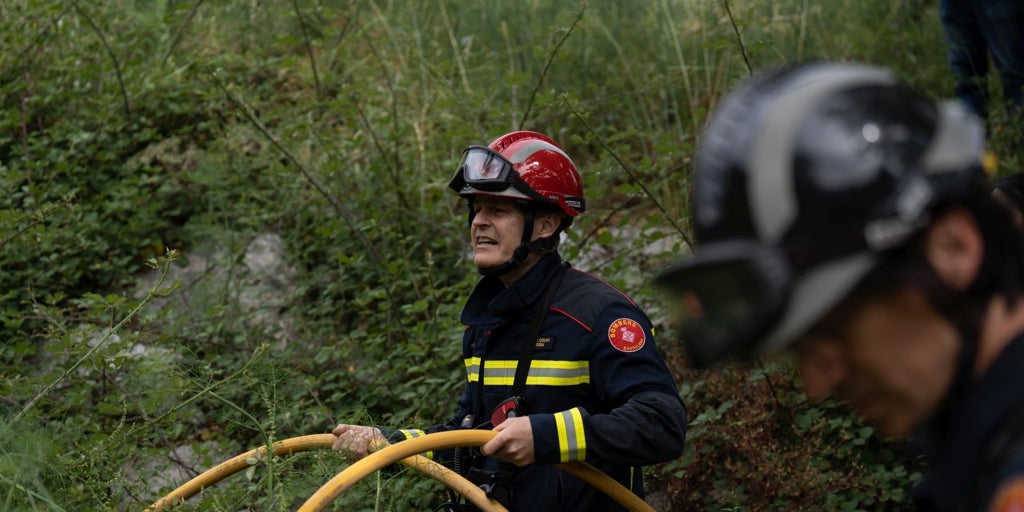 Los sindicatos denuncian que no hay suficientes bomberos ni medios para afrontar la temporada de incendios