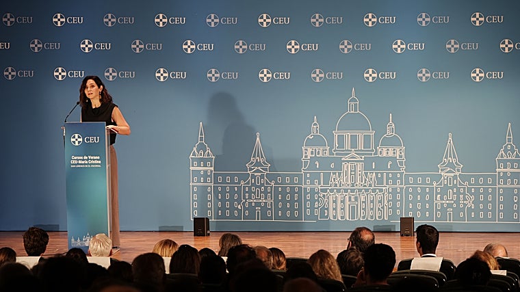 La presidenta de la Comunidad de Madrid en un momento de su discurso en la inauguración de los cursos del CEU