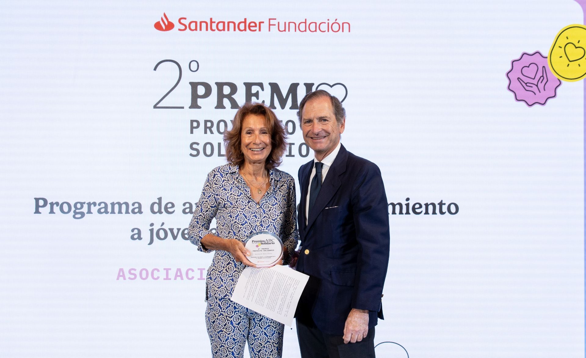 Borja Baselga, director de la Fundación Santander y Josefina Sanchez, presidenta de la Asociación Nuevo Futuro