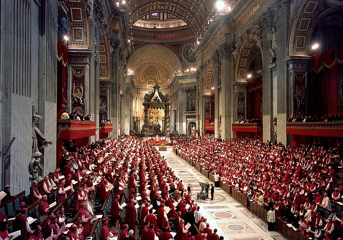 Una de las sesiones públicas del Concilio Vaticano II en la basílica de San Pedro del Vaticano
