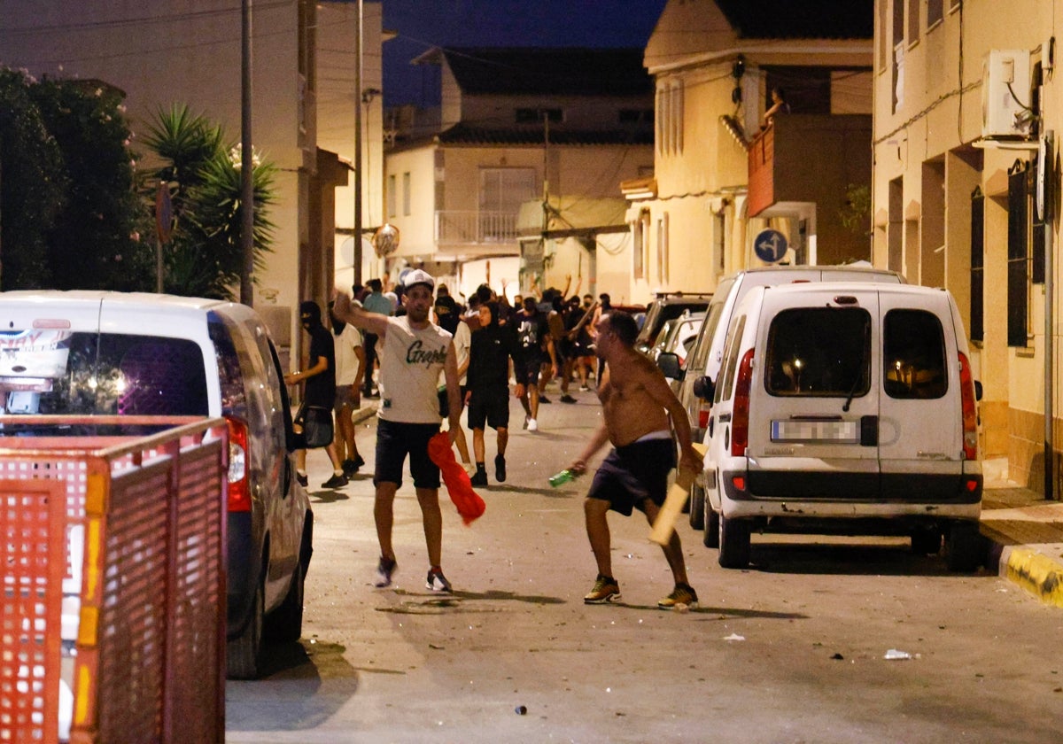 Al menos un detenido y cinco heridos leves en Torre Pachecho (Murcia) tras una noche de altercados