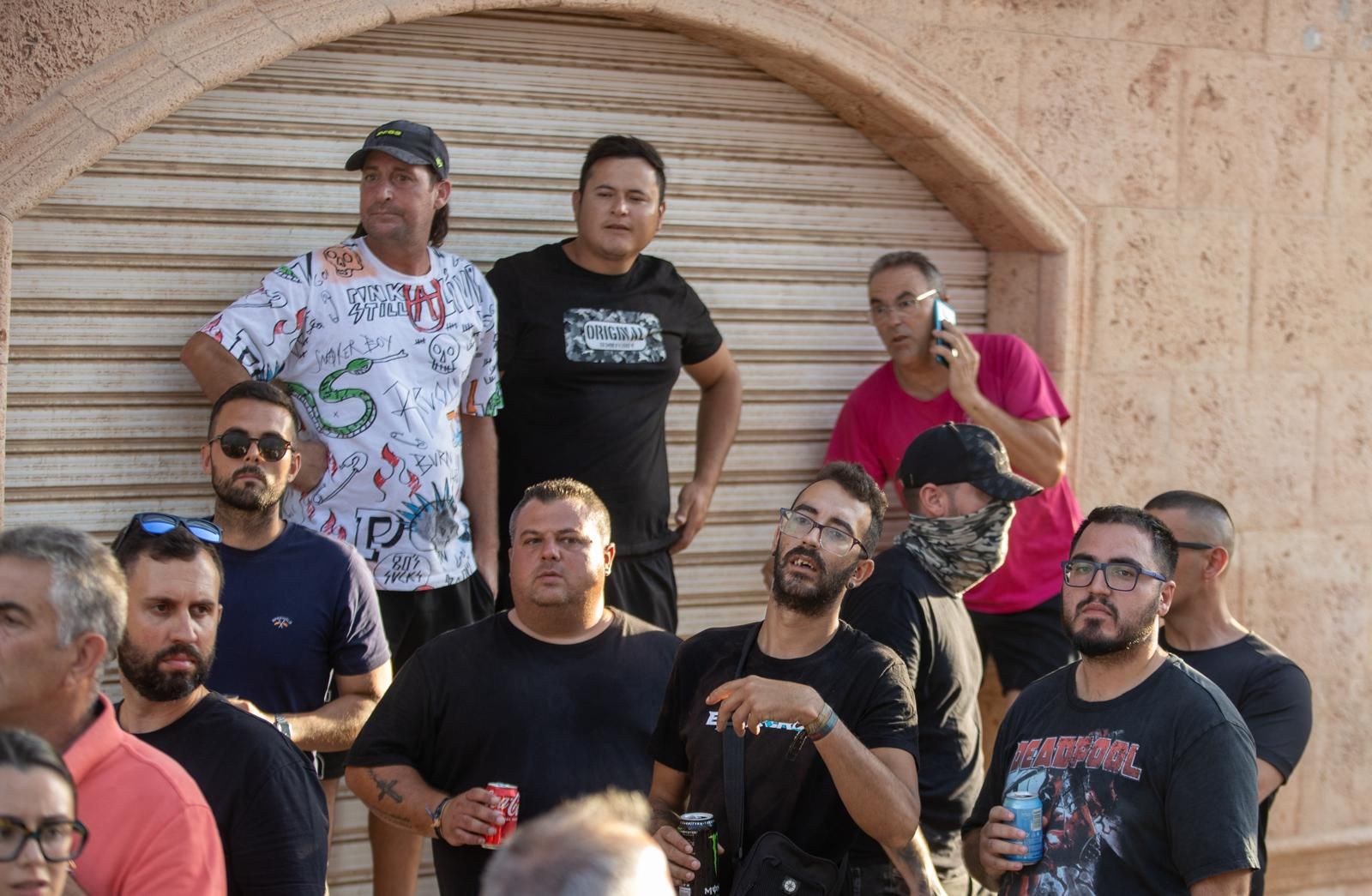 Asistentes a la protesta en Torre Pacheco