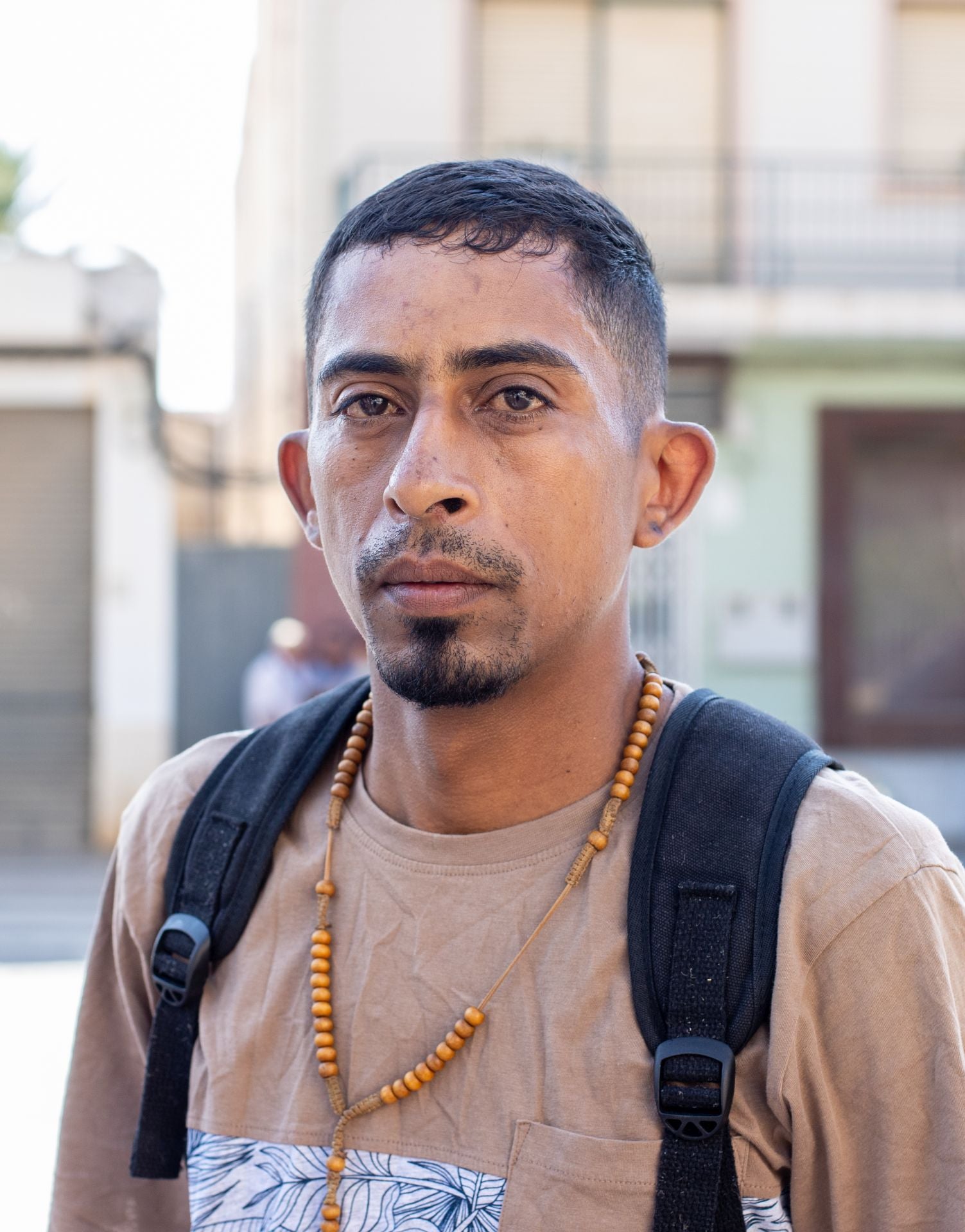 César Alberto, de 27 años, lleva nueve meses en España. Acaba de llegar a Torre Pacheco en búsqueda de trabajo en el campo o donde sea.