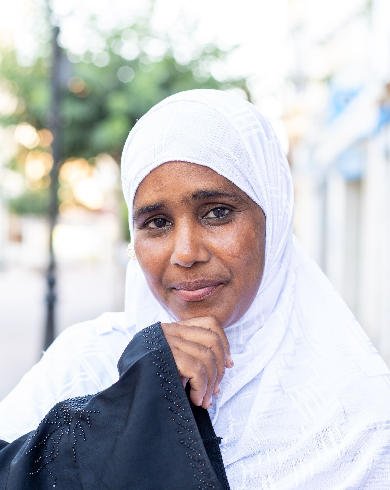 Hace dos años que Sadaha, 32 años, dejó a sus siete hijos en Somalia para poder enviarles dinero. Llegó a Torre Pacheco, donde trabaja en los campos de naranjas.